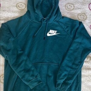Women’s Nike pullover hoodie